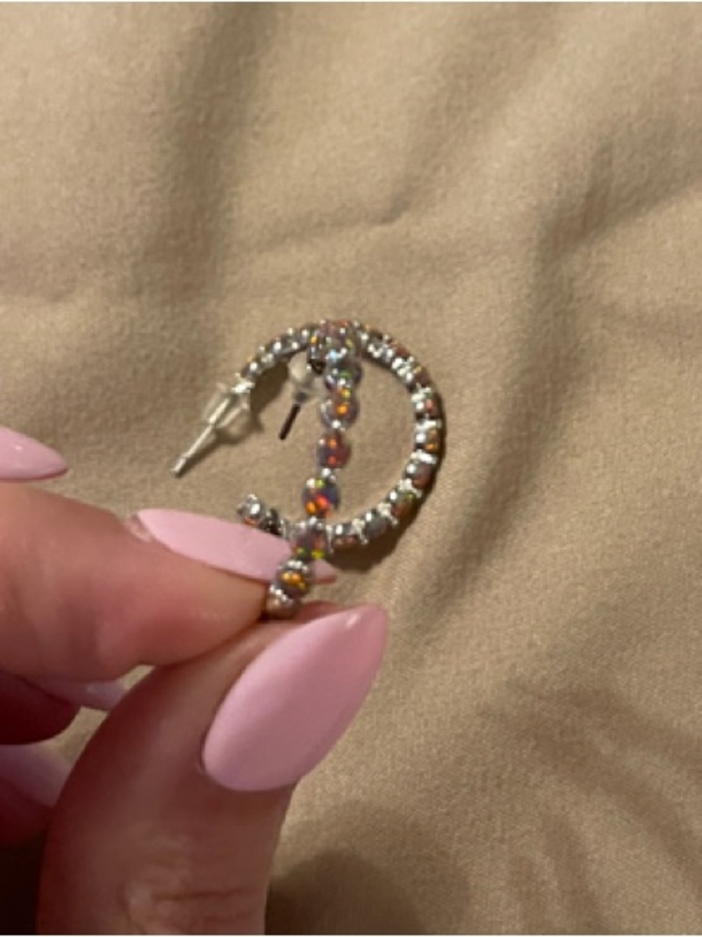 Bomb party Hoop Earrings - Iridescent Multi-Color - Picture 3 of 4